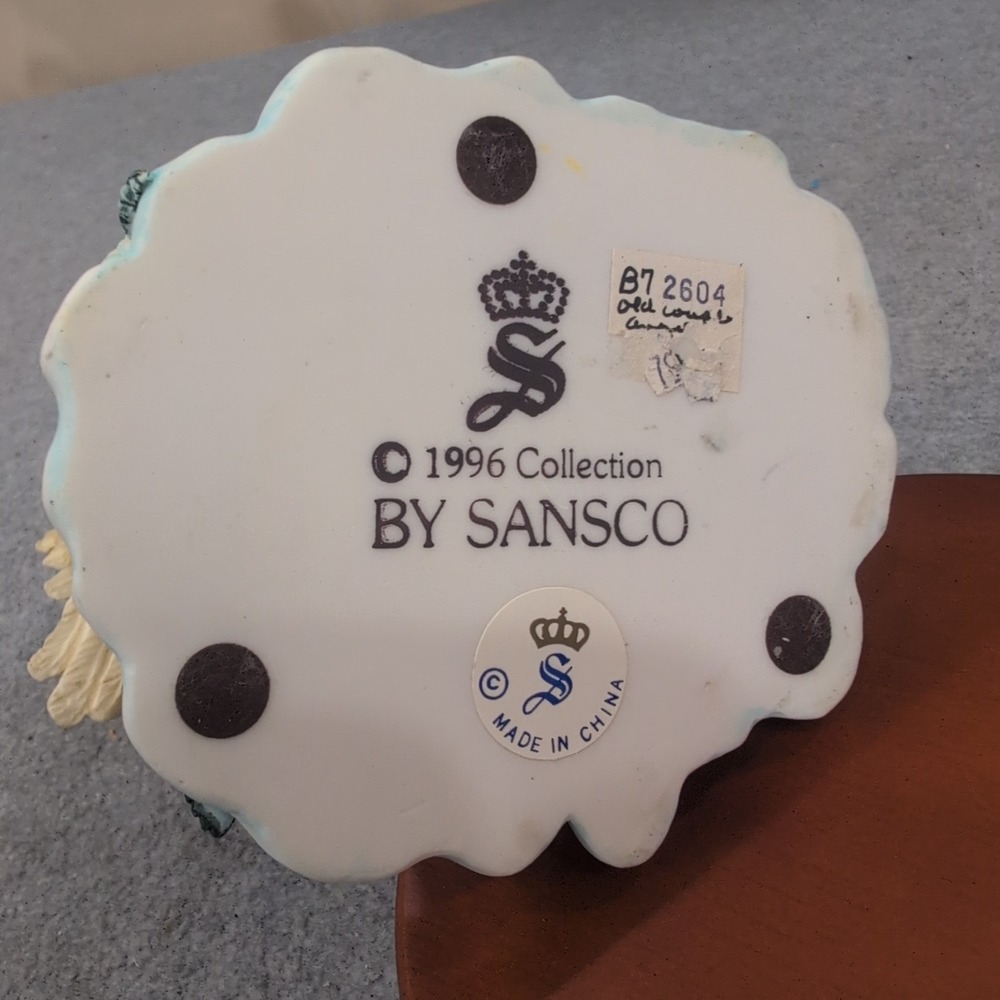 1996 Sansco Heritage House Angel Couple Music Box Oh What a Beautiful Morning - Picture 3 of 7